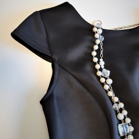 🔥 Suzy Shier little black dress with cap sleeve. - Picture 2 of 11